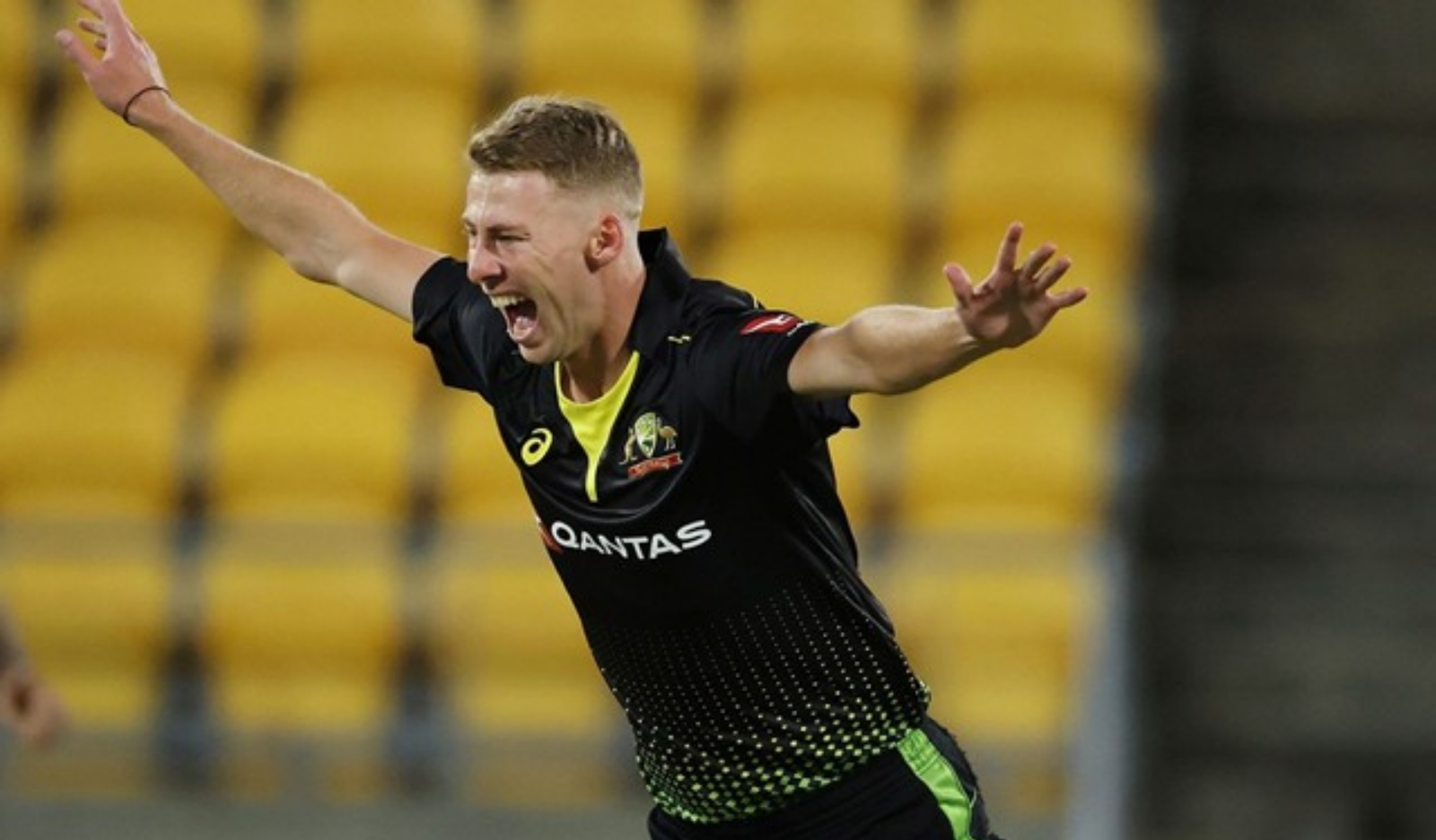 Australia Opt to Bat as Riley Meredith Returns